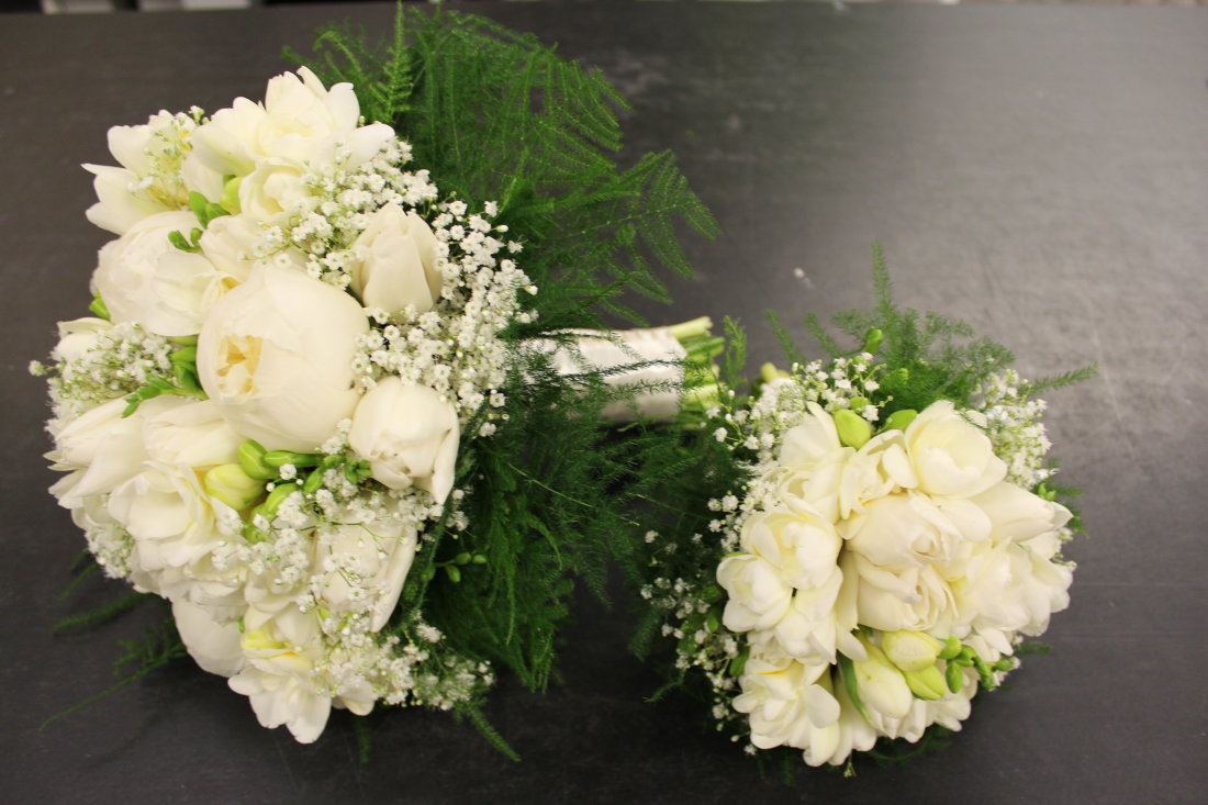 wedding-bouquets-white-flowers