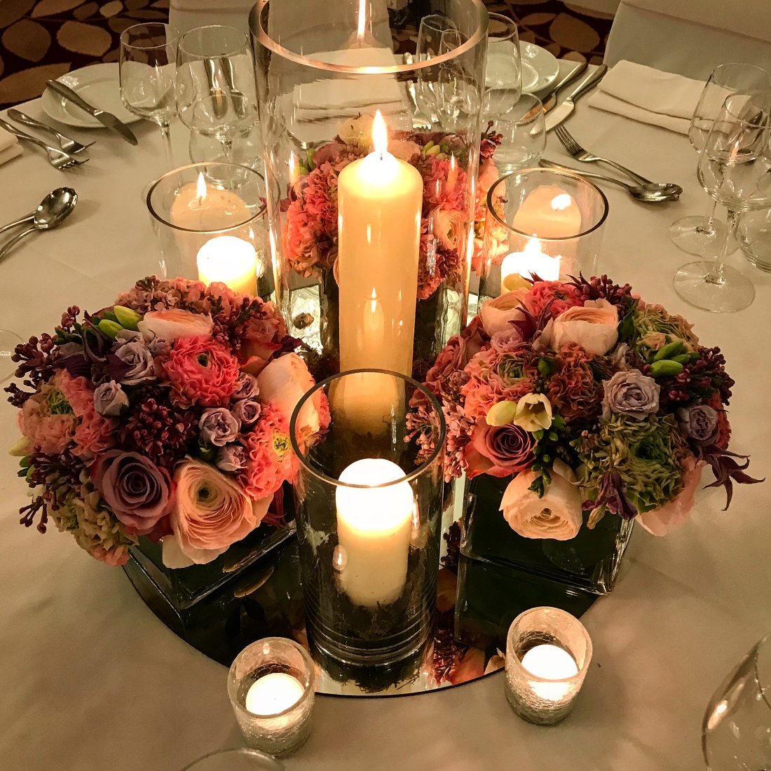 spring-flowers-soft-colours-table-wedding