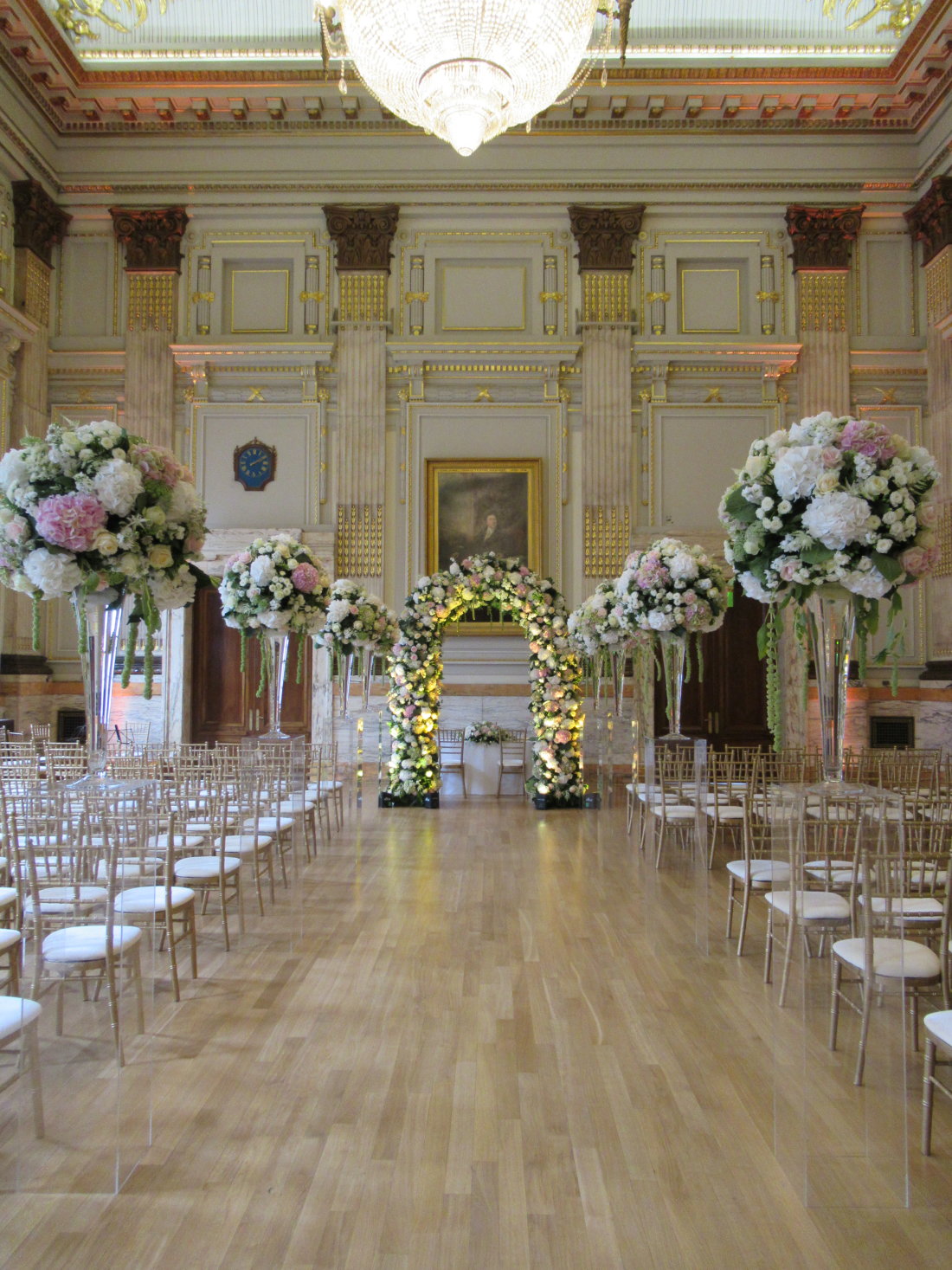 flowers-arch-wedding-OGGS-venue-Plinths-pastels