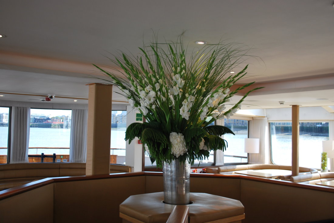 white-green-flower-vase-boat
