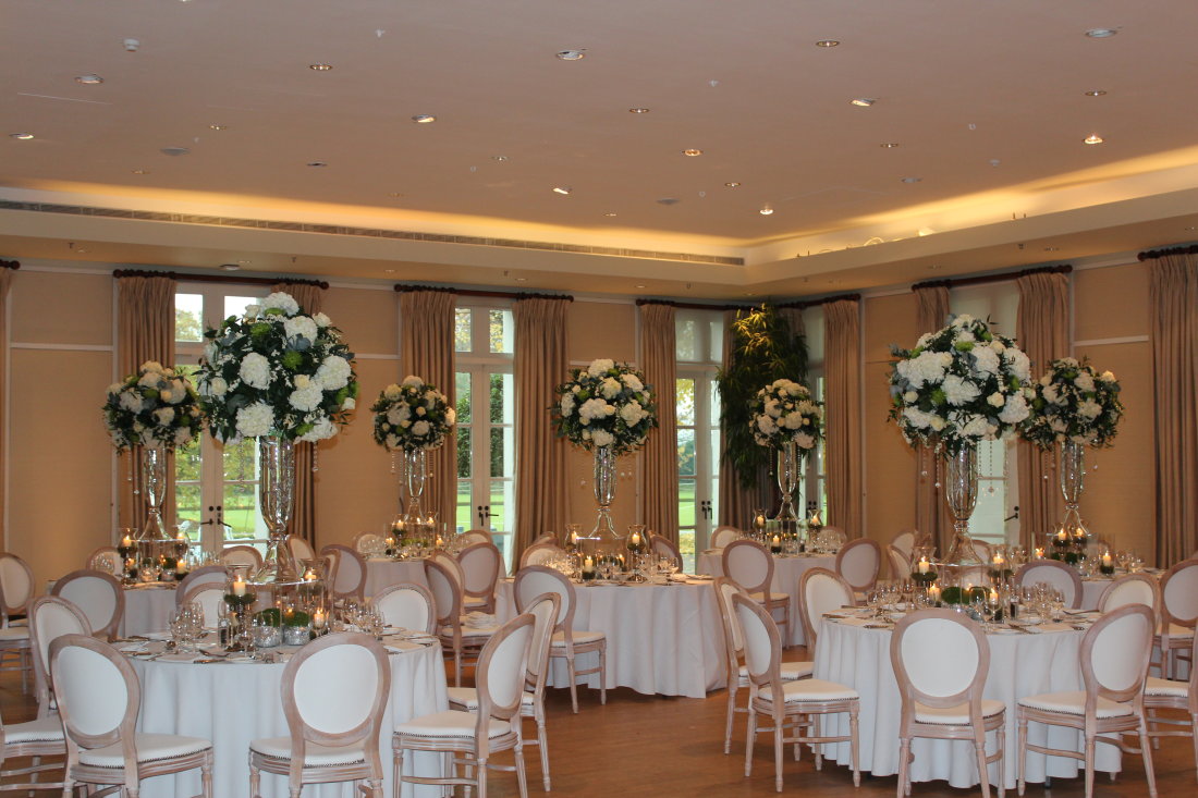hurlingham-club-venue-candles-table-displays-flowers-weddings