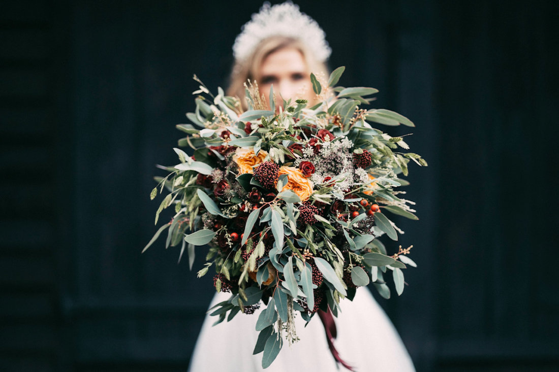 quill-wedding-bride-bouquet-rustic-flowers
