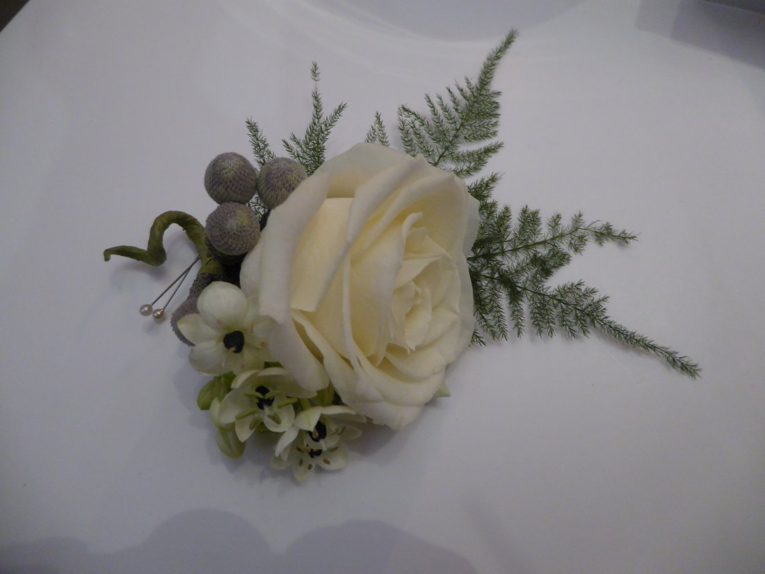 white-rose-buttohole-fern-wedding