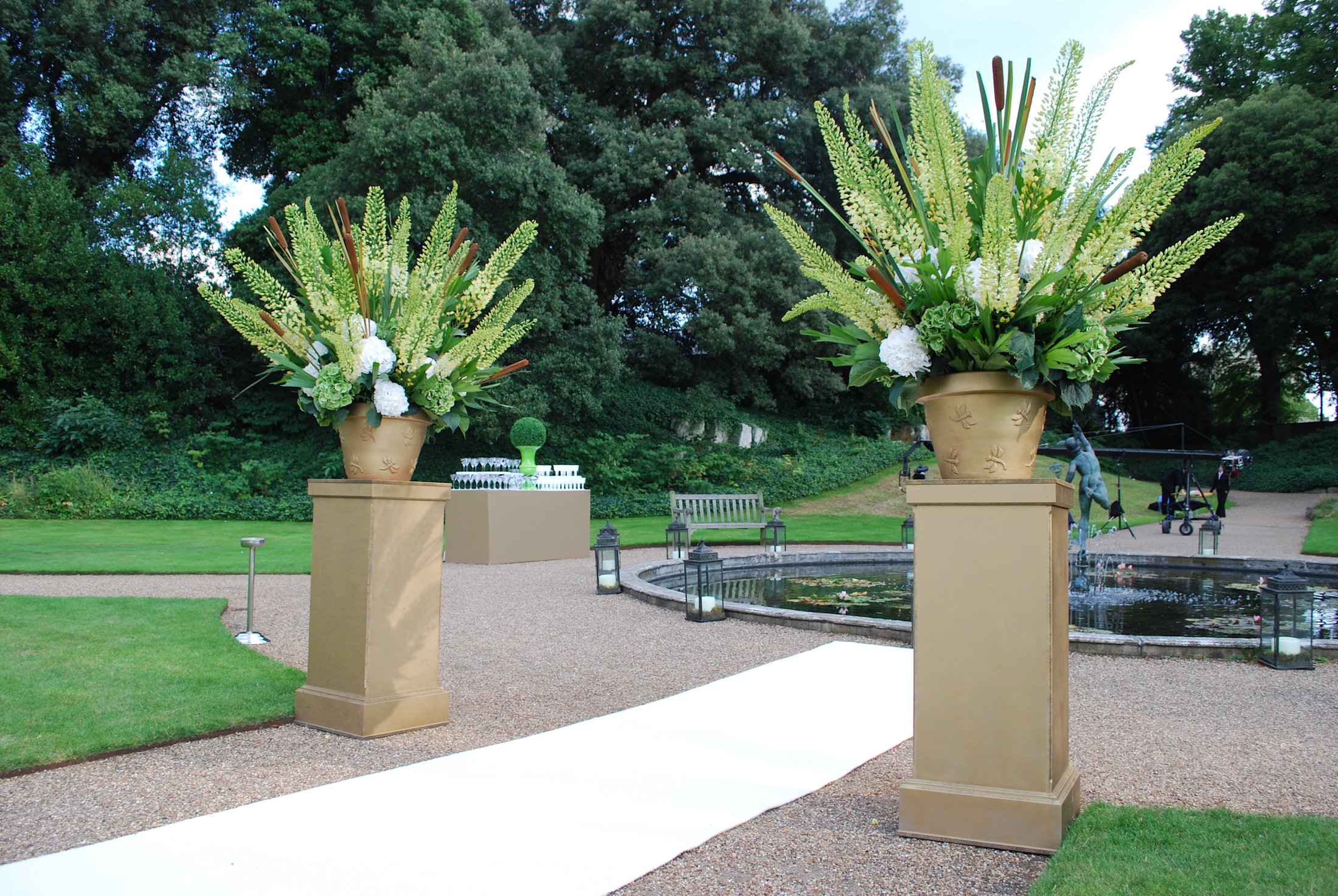 pedestall plinth displays TBR FLORAL DESIGN
