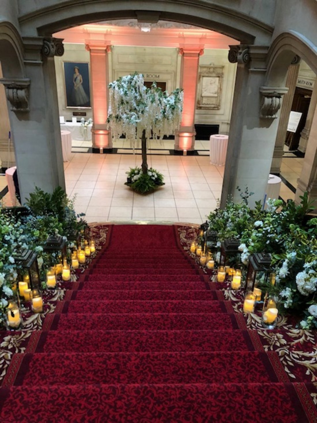 wedding-flower-staircase
