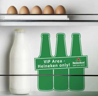 Aufkleber "VIP Area" im Kühlschrank