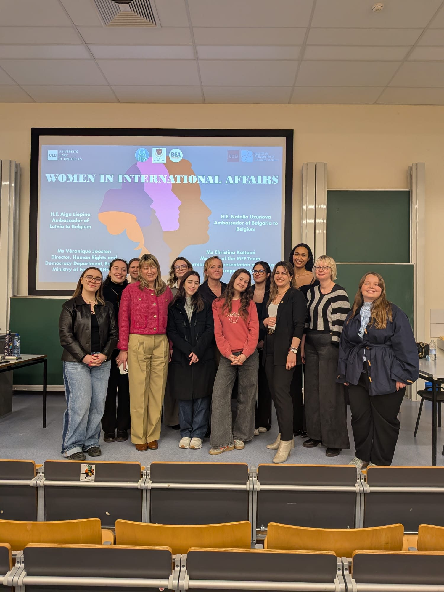 Cover Image for Women in International Affairs 