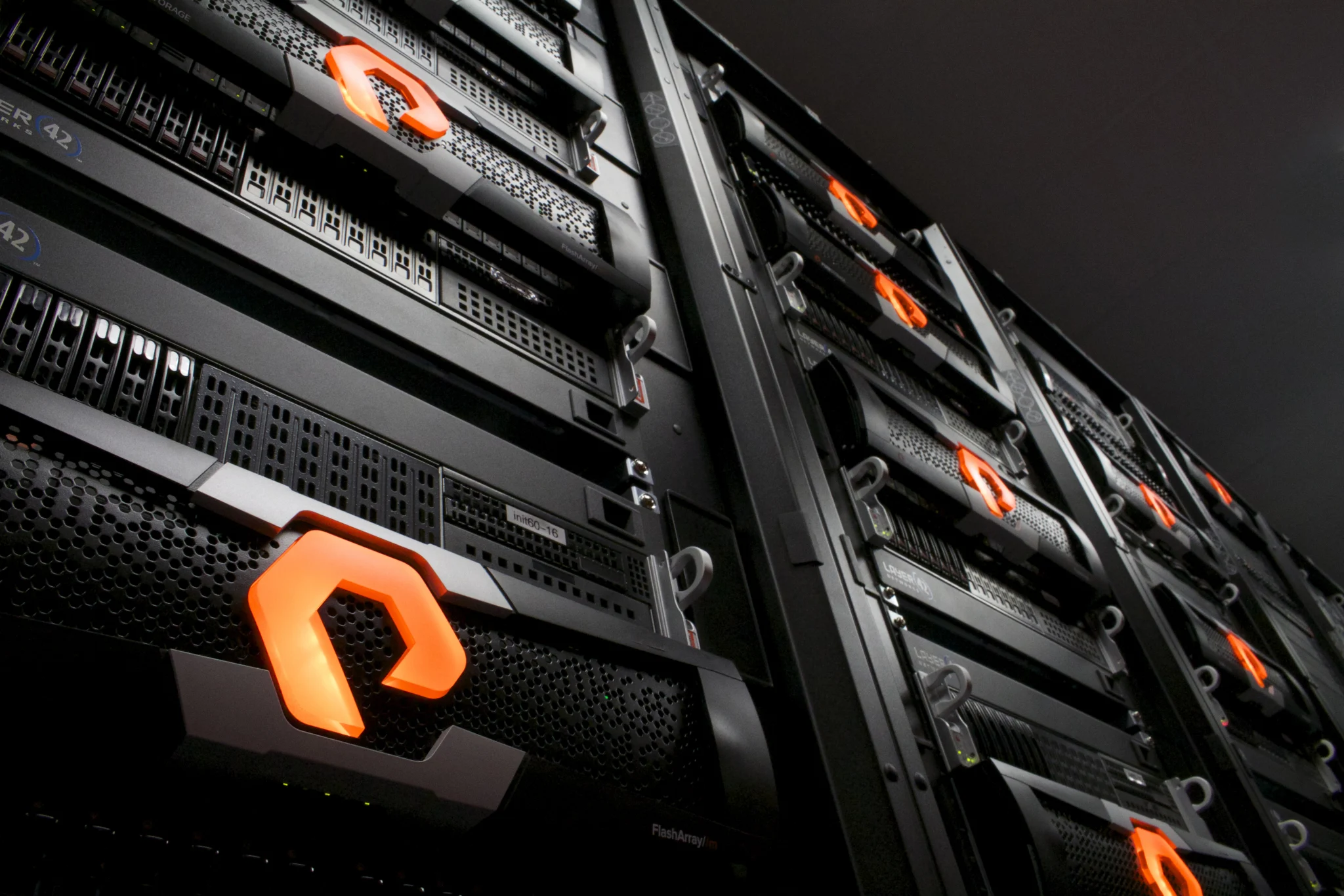 Everpure helpt moderne organisaties data om te zetten in zakelijk voordeel. Everpure is een van de snelst groeiende IT-bedrijven in de geschiedenis en helpt klanten data te benutten, terwijl de complexiteit en de kosten van het beheer van de onderliggende infrastructuur worden verminderd.