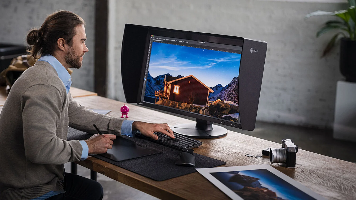 Ontdek de EIZO monitoren, ontworpen voor ultieme beeldkwaliteit en ergonomisch comfort. Perfect voor professionals die dagelijks werken met detail en kleur.