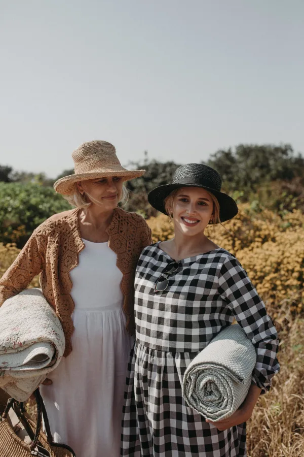 Dynamic mother-daughter duos