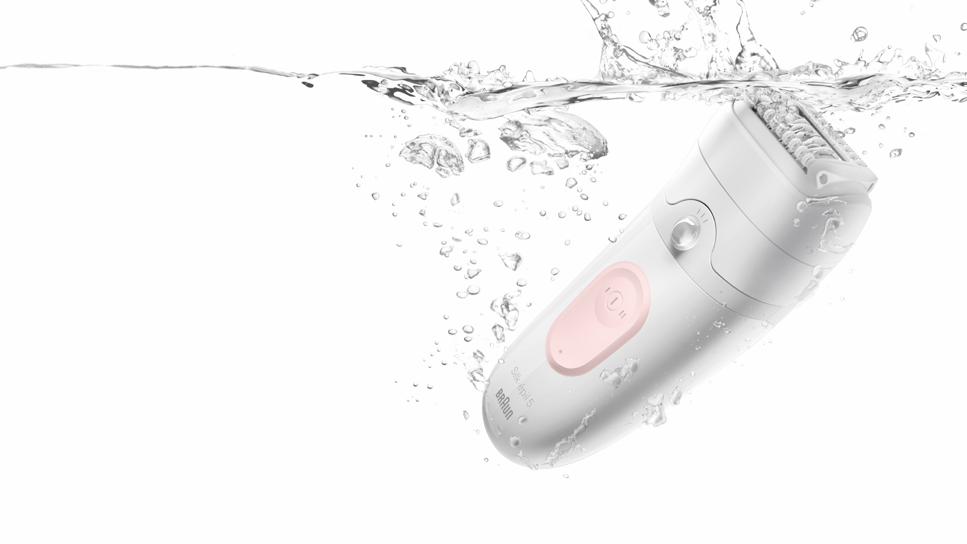 Epilator ondergedompeld in water.