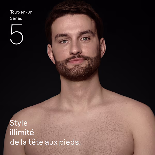 Jeune homme à barbe torse nu après avoir utilisé le Tondeuse tout-en-un Series 5