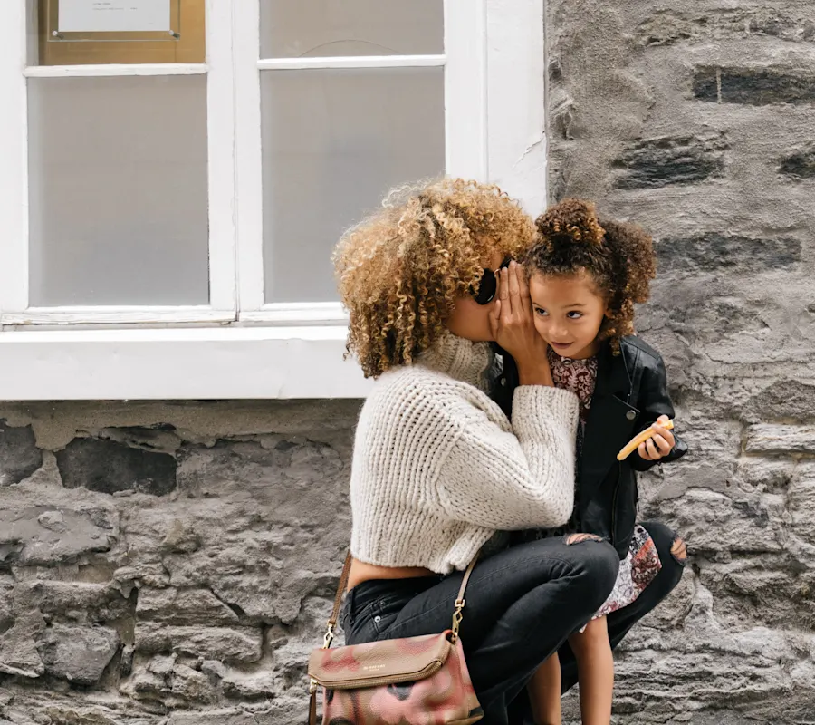 small BWH Hotels - Mor och dotter - woman girl family
