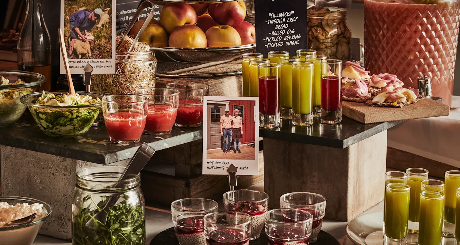 large Meet the Locals