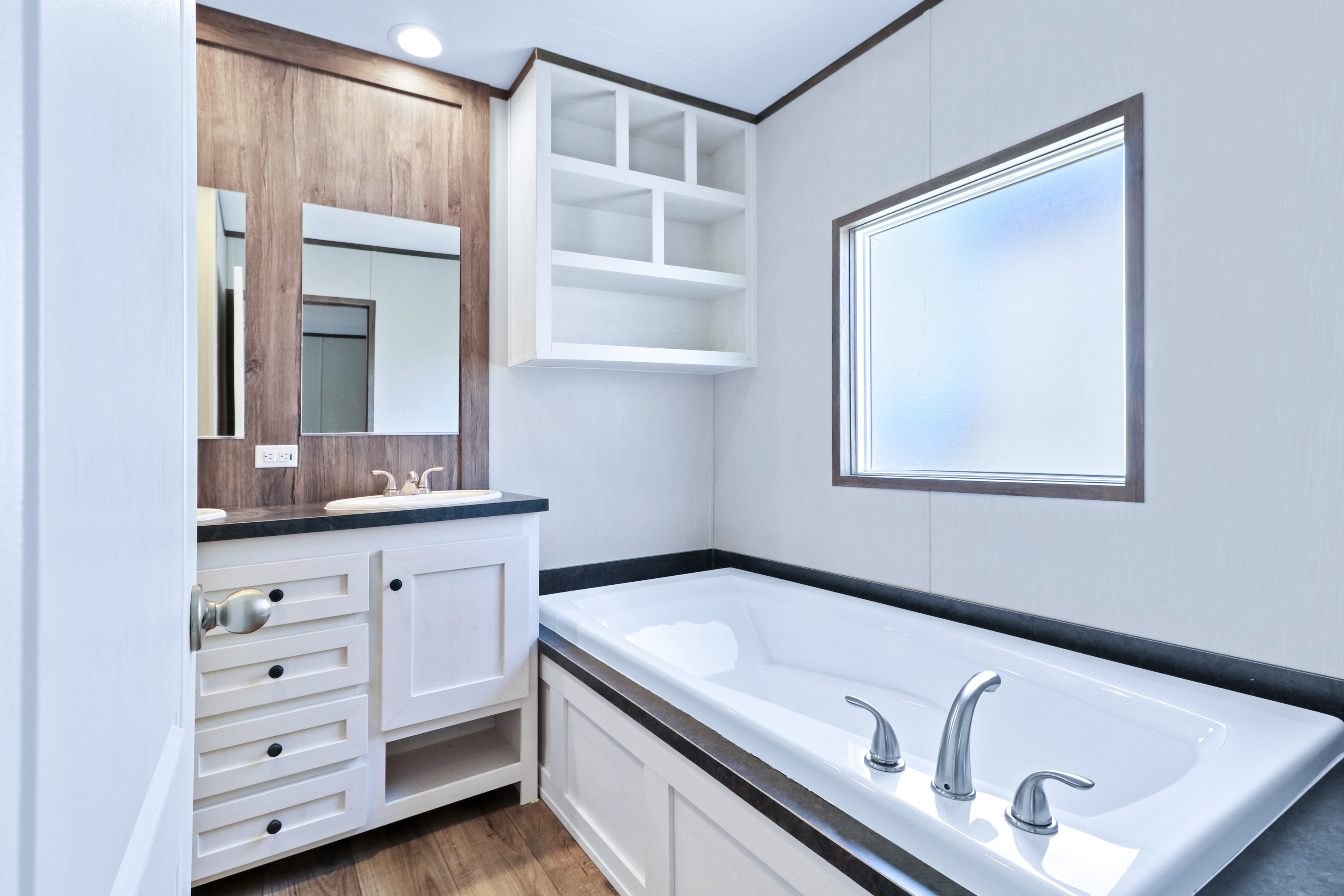 primary bathroom in a manufactured home