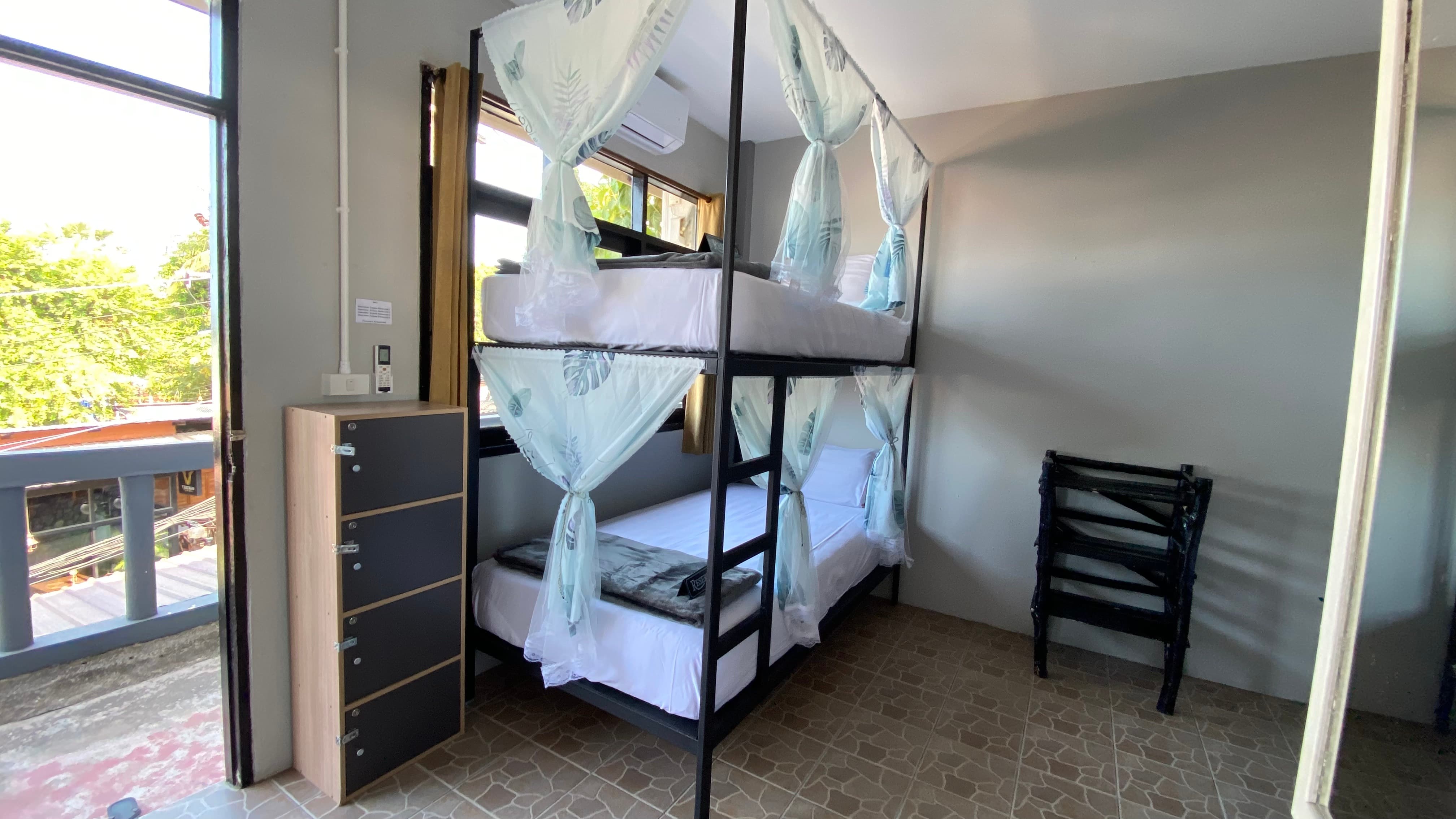 4-Bed Female Dorm with Ensuite