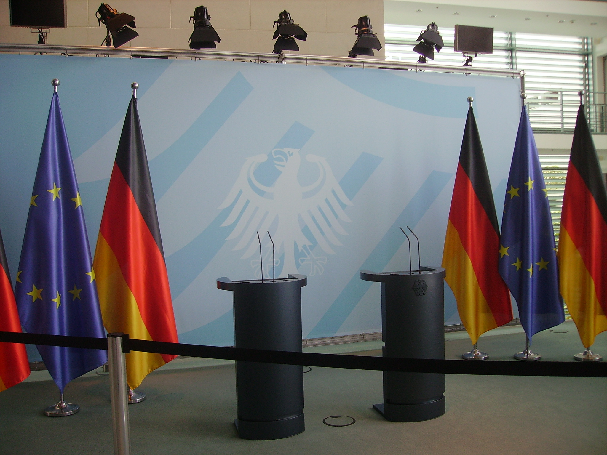 berlin-eu-european-union-federal-chancellery_exported_from_WP?w=512&h=384&q=50&fm=webp 512w