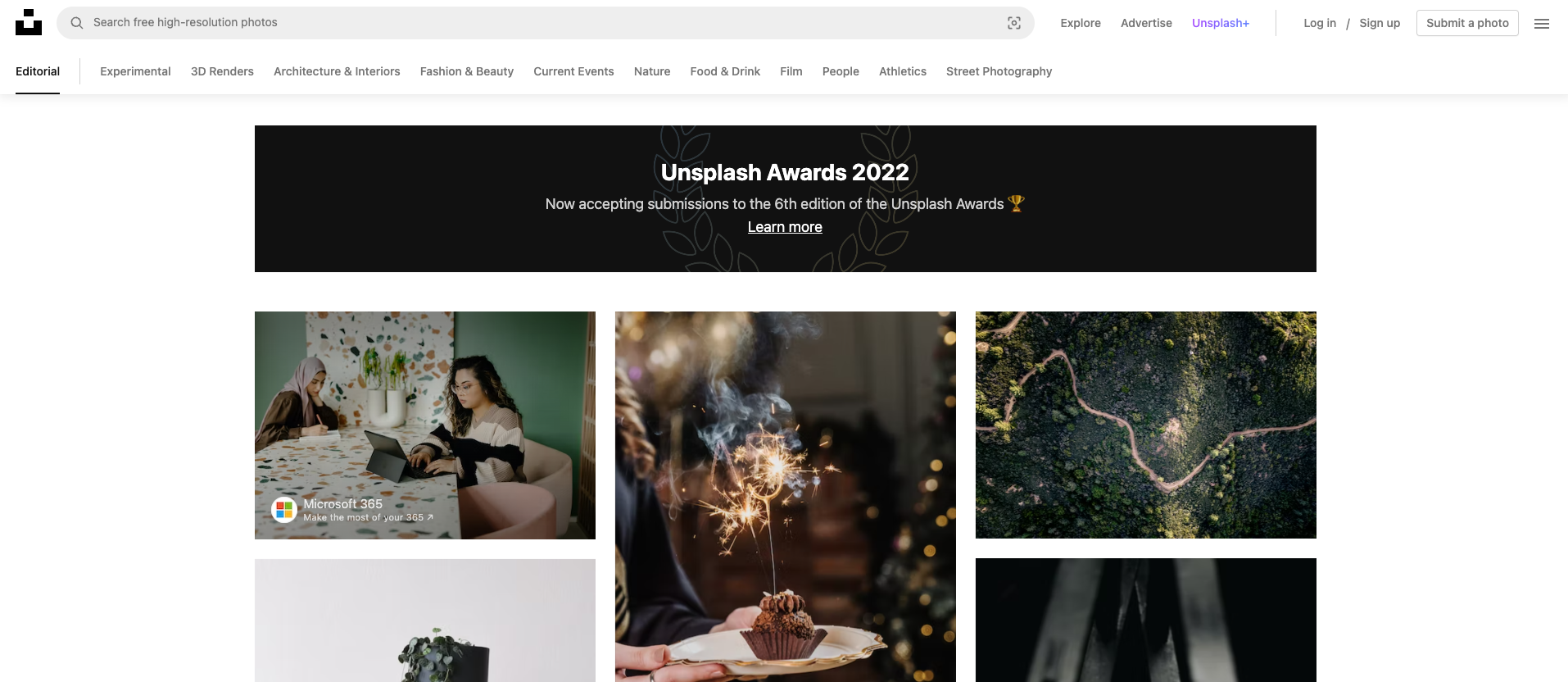 Capture d’écran de la page d’accueil d’Unsplash, présentant les images mises en avant par la plateforme
