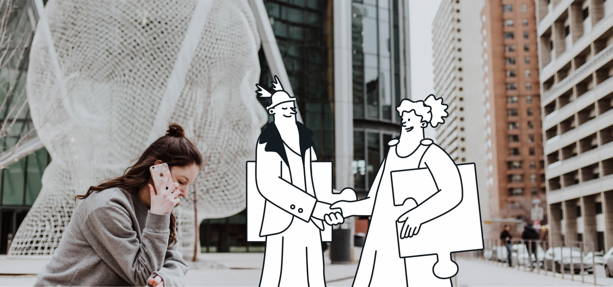 Hermes y una diosa se dan la mano en un intercambio de piezas de puzzle en una plaza
