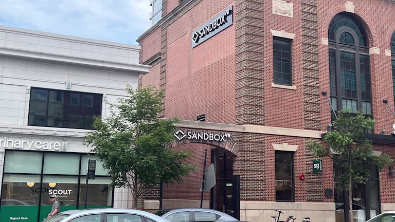 Sandbox VR Lincoln Common storefront and entrance