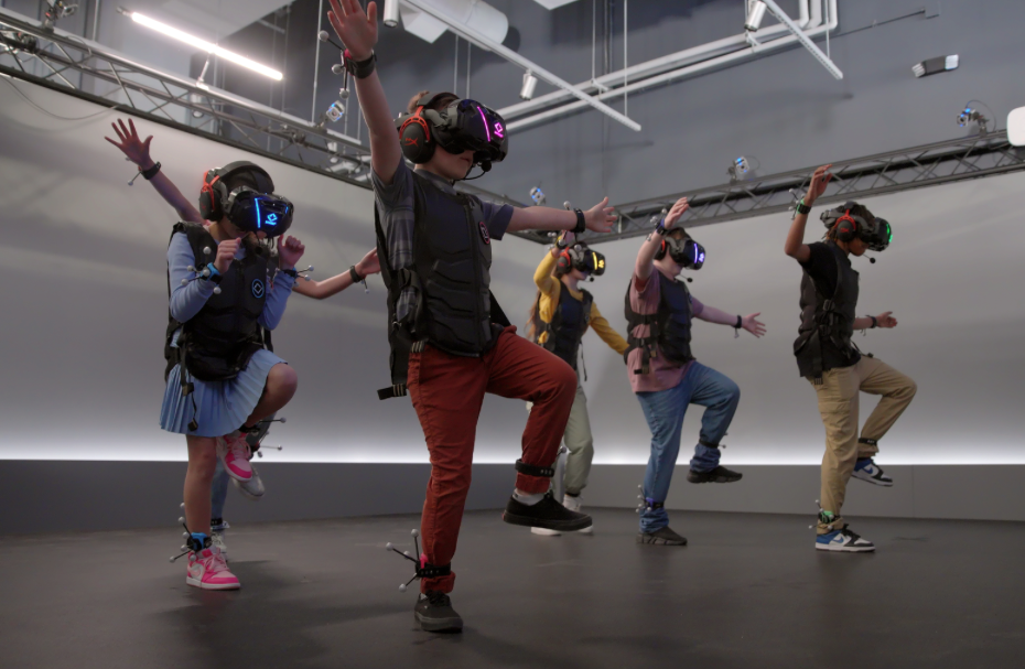 Group of kids playing VR