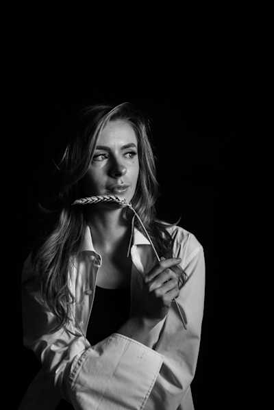 Single-point lighting, b&w