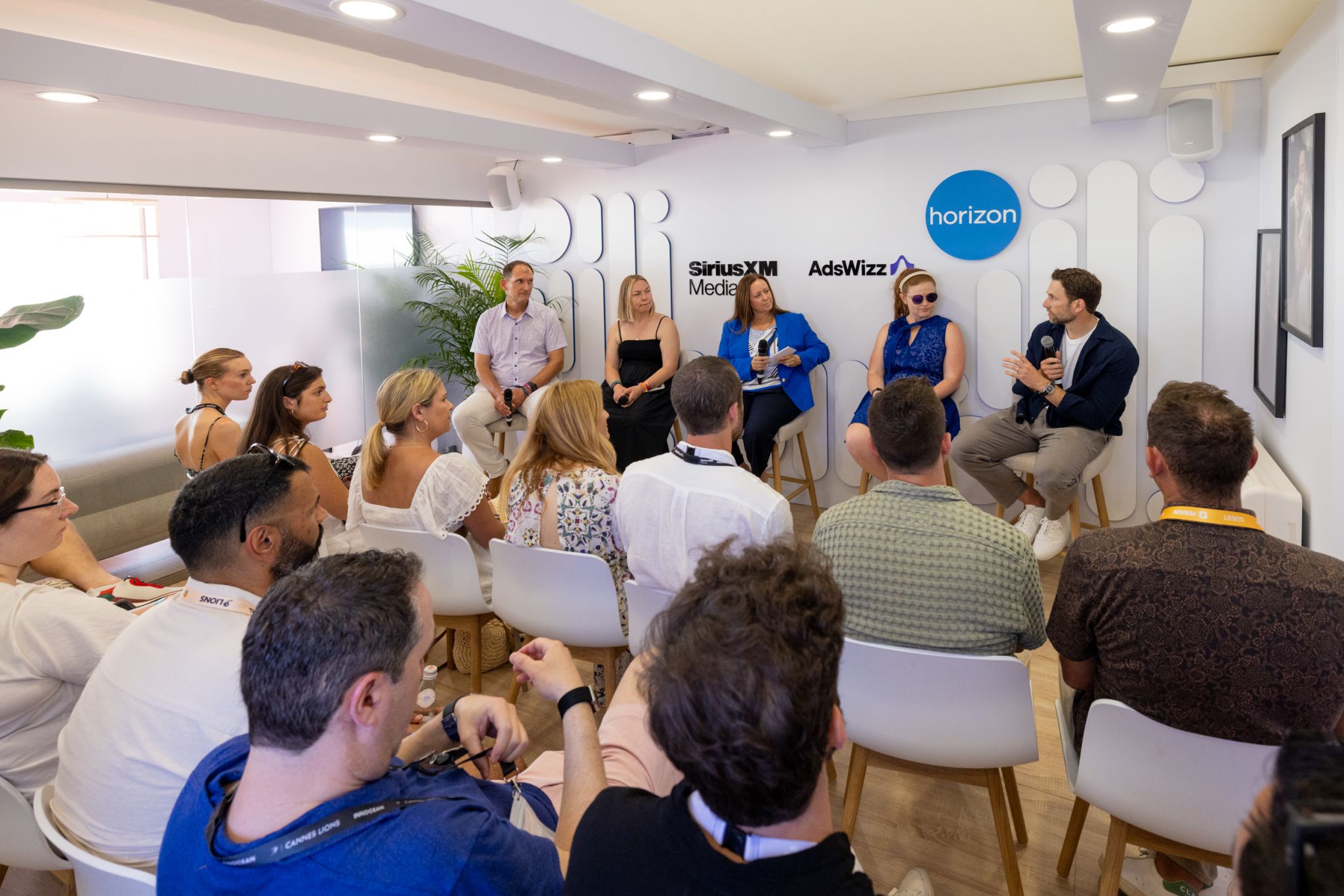 SXM Media panel
