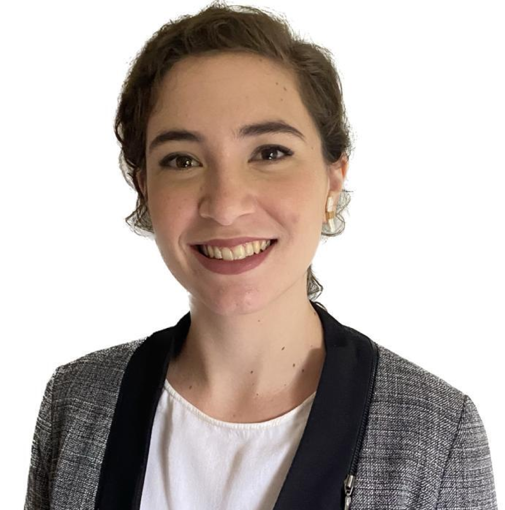 headshot of Marina Rezende