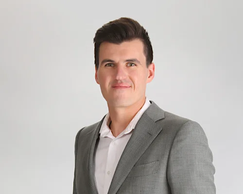 Carta Law Contracts - Bio - Arthur Taratuta