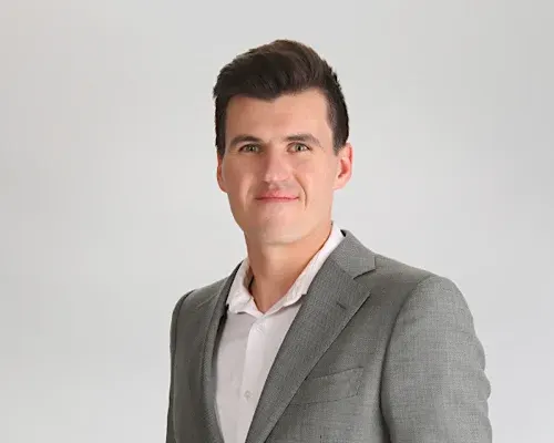 Carta Law Contracts - Bio - Arthur Taratuta