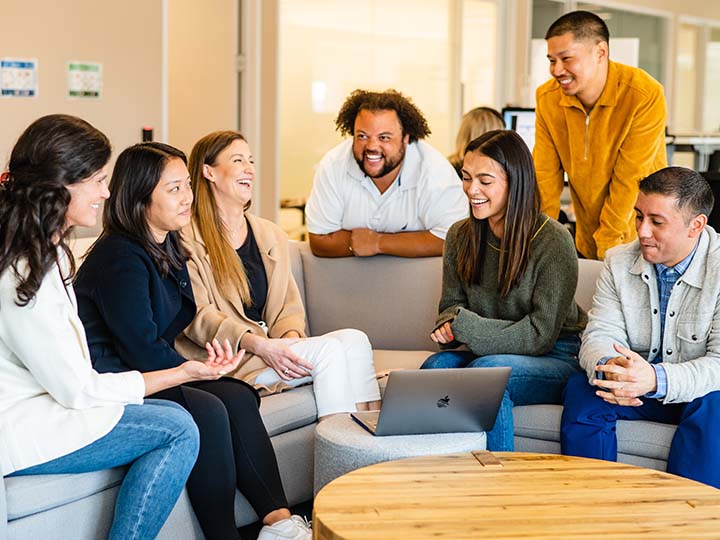 A-team-of-unconventional-builders