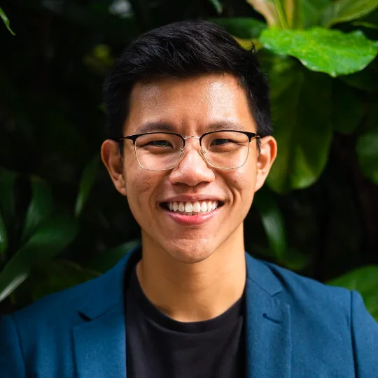 Kenneth Lou headshot