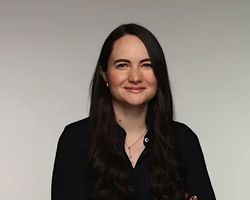 Carta Law Contracts - Bio - Chrystel Marincich