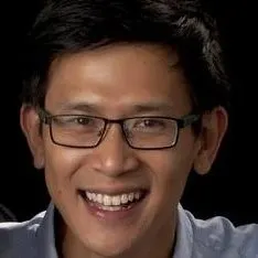 Headshot of Yonas Tejoputranto, Head of Finance at Dovetail.