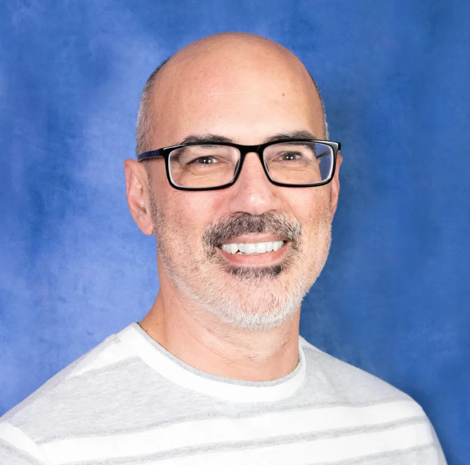 Headshot of Erick DeOliveira, CFO at zSpace.
