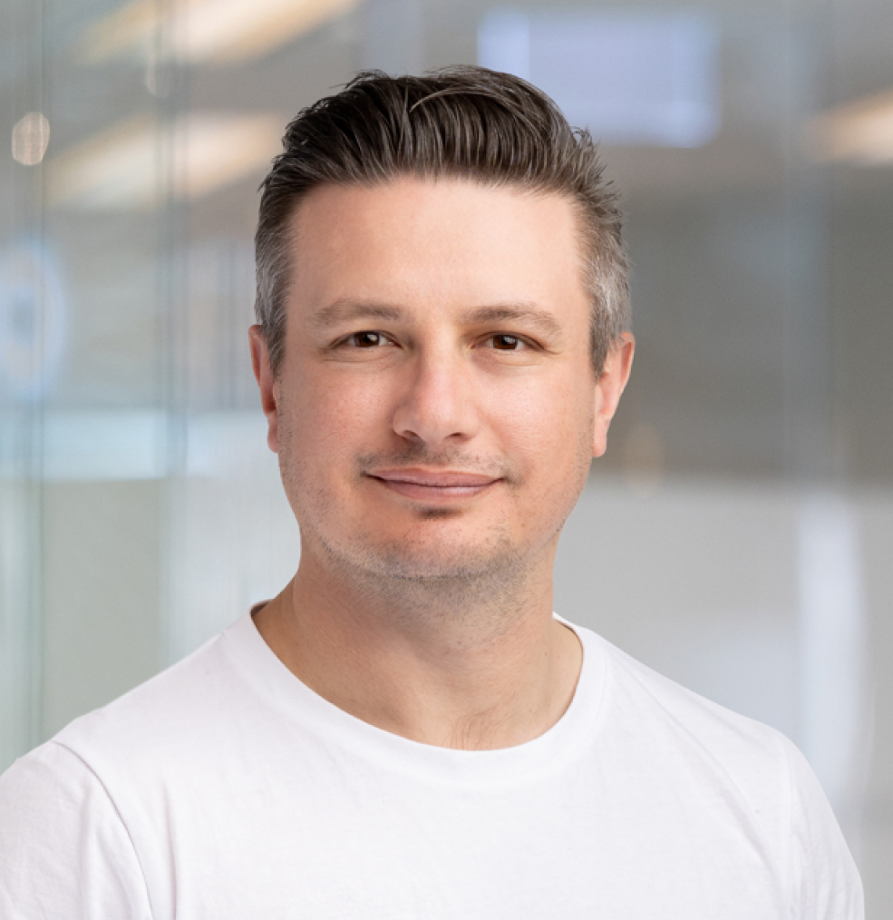 headshot of Luke Rix