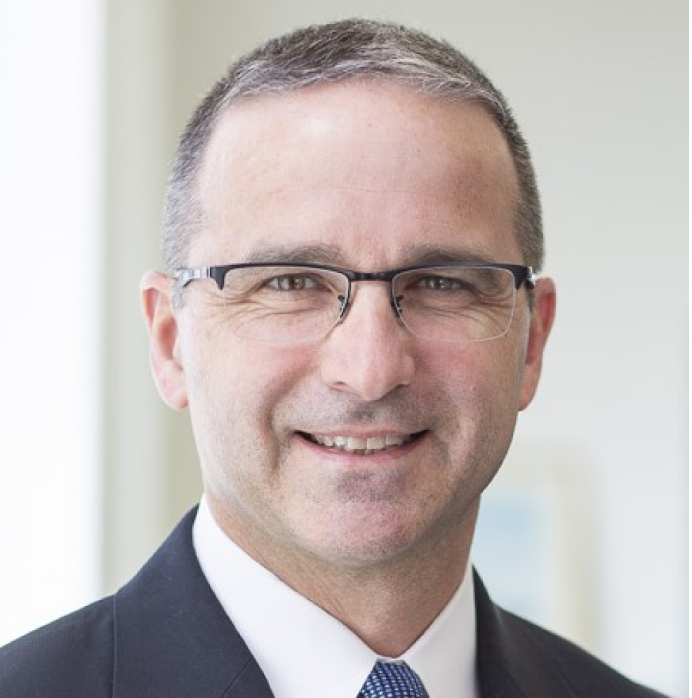 headshot of David Esposito