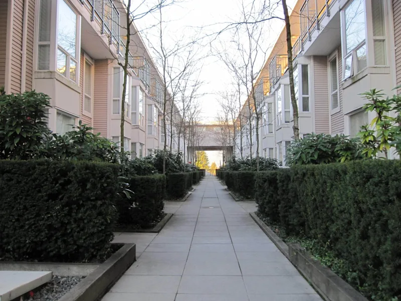 Victoria Mews