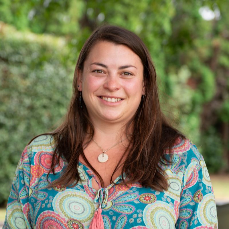 Dr Laurie Favre
