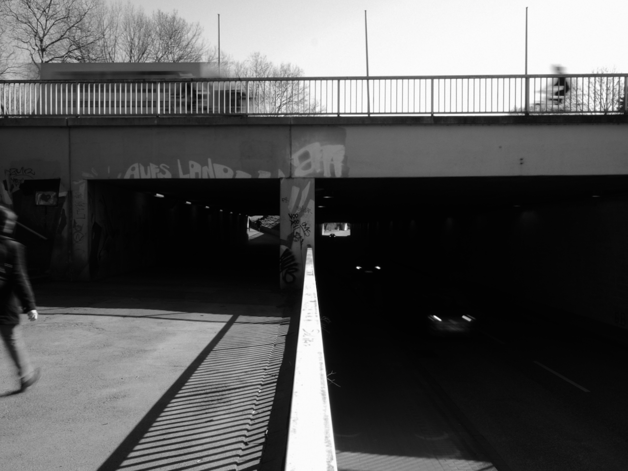 P3232872