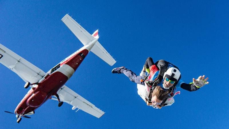 An image of a skydiver