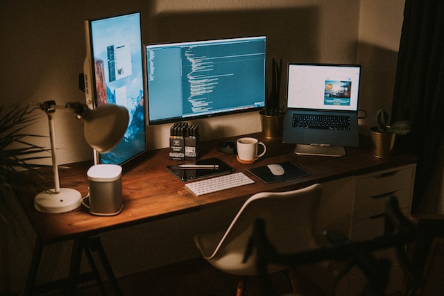 Desk aesthetics image from Unsplash