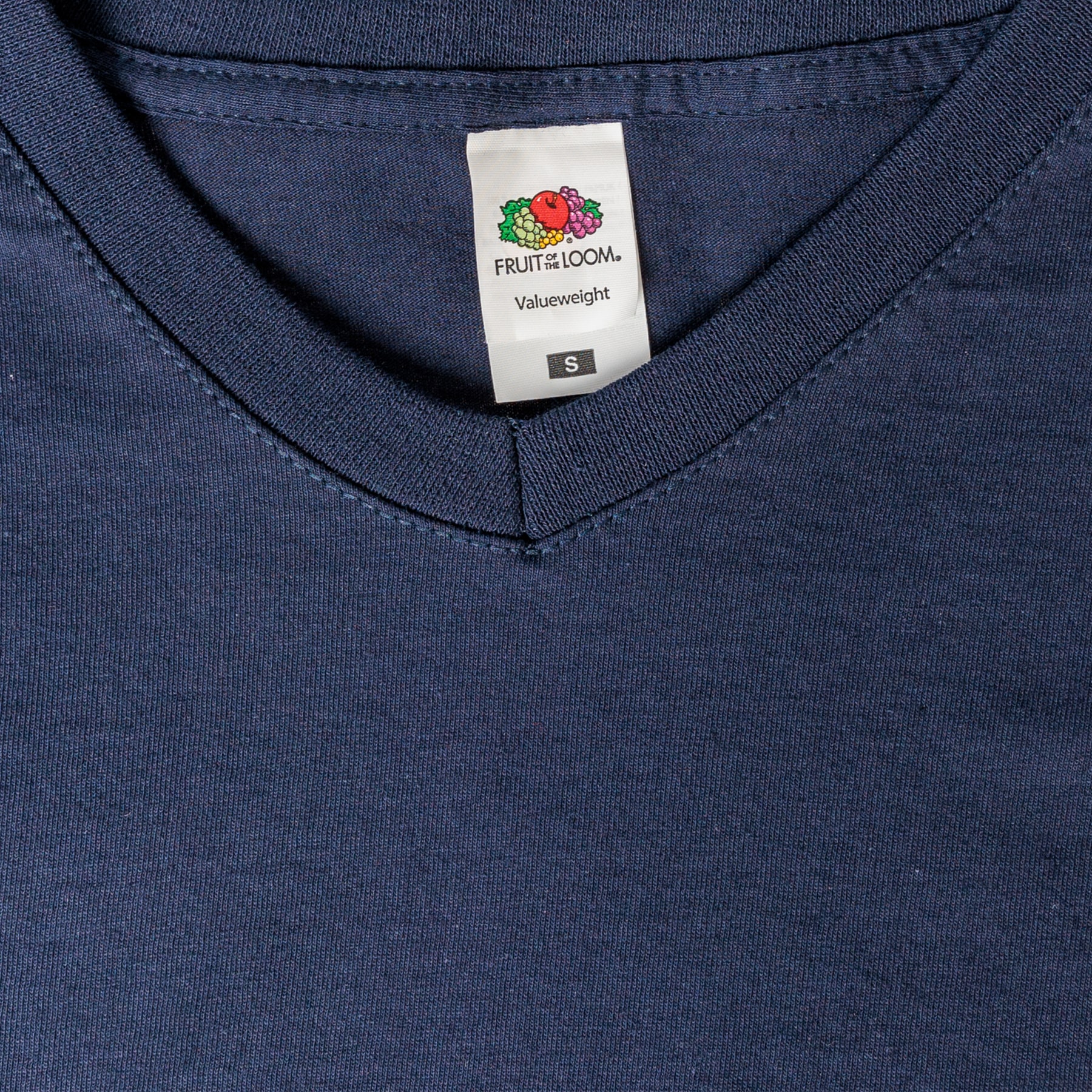 Basic-shirt-met-v-hals-boordman-min