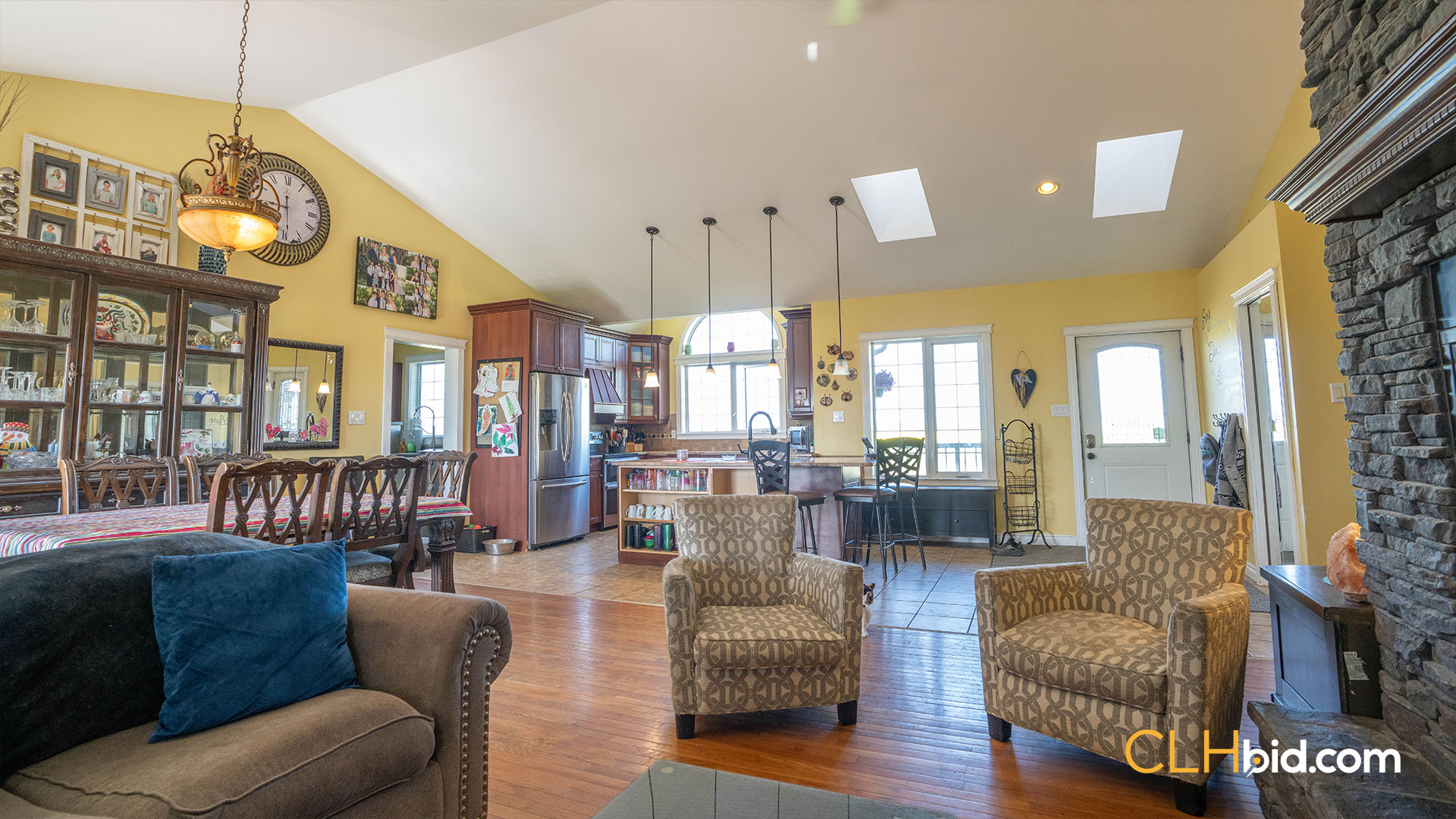 Foothills-Headliner-INT-5