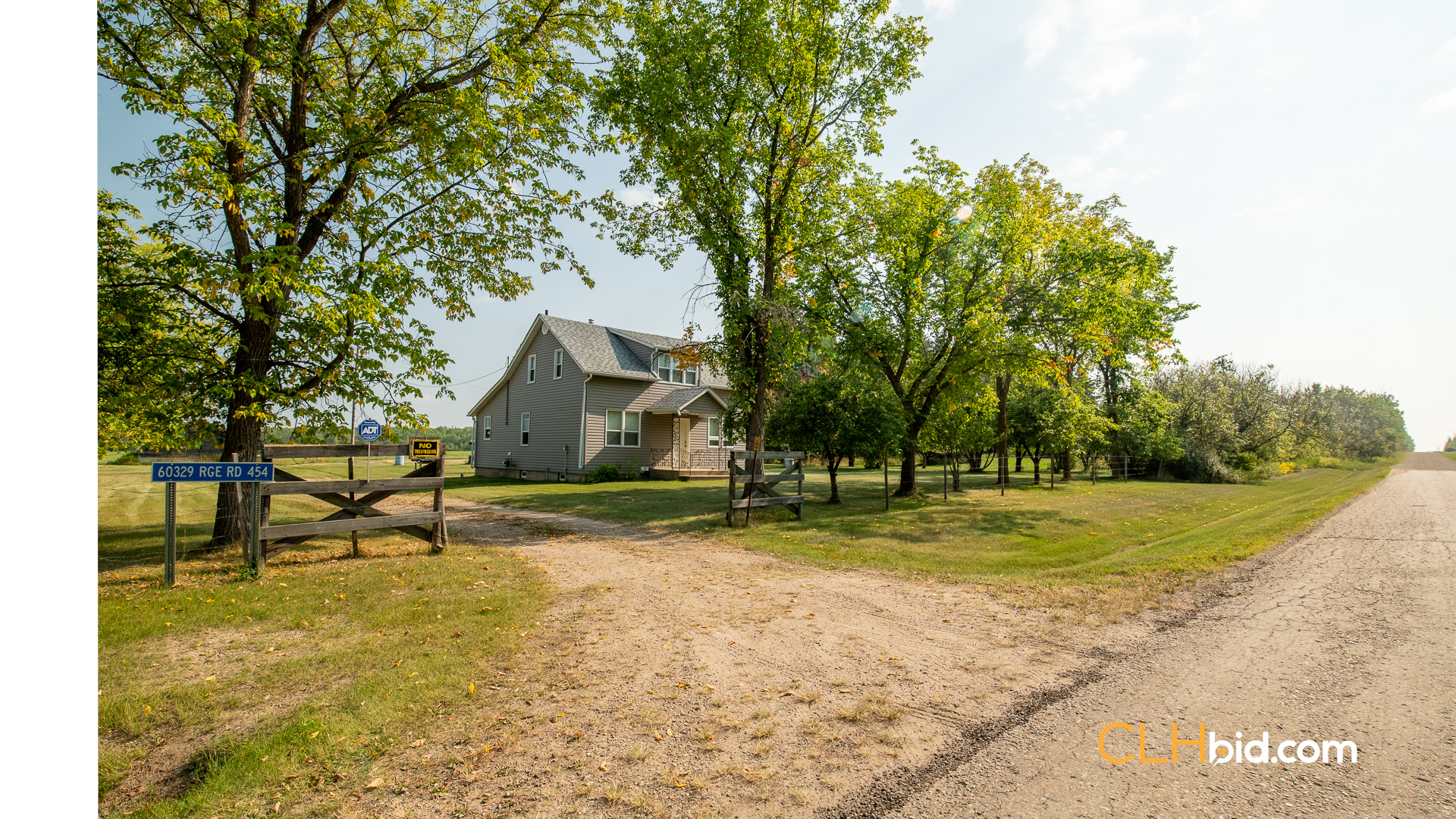 Web-SmallTownCharm-2c