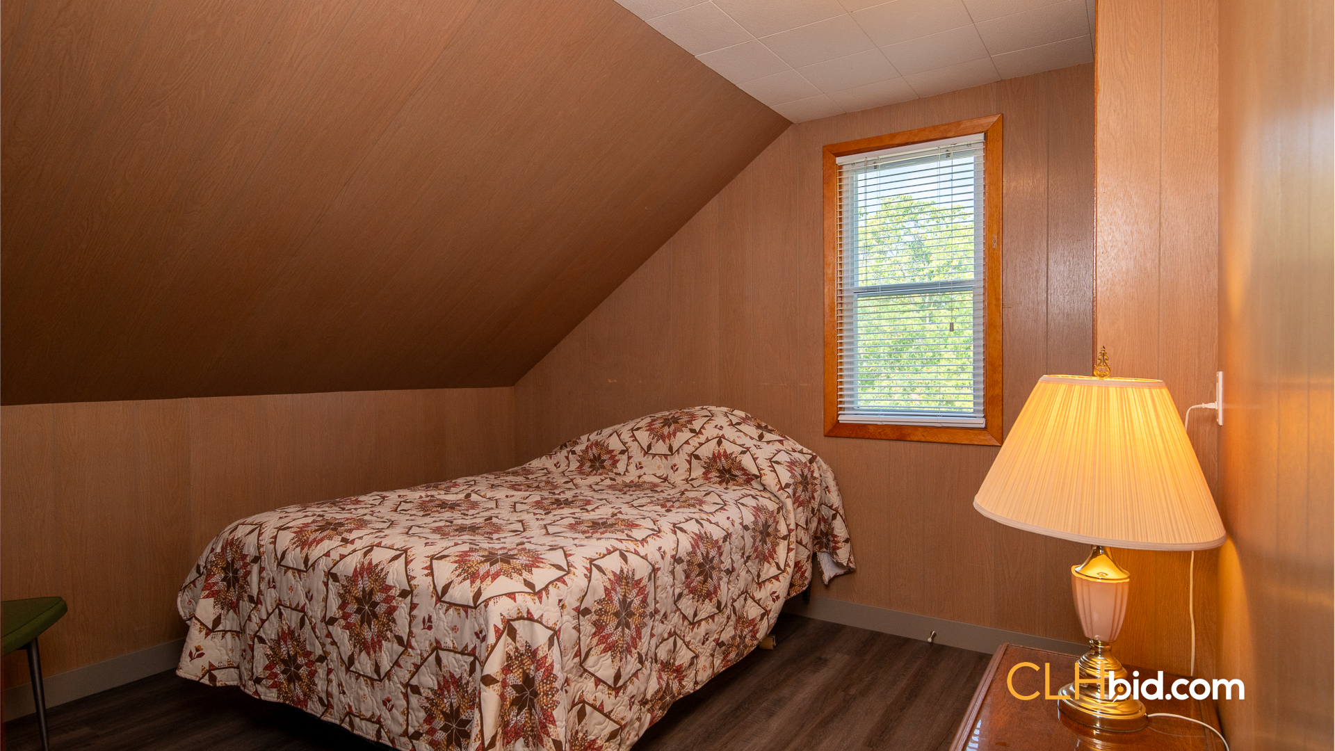 Web-SmallTownCharmInterior-13