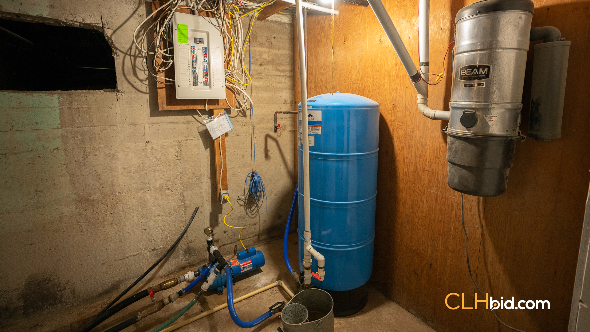 Web-MegaFortyMileInterior-18