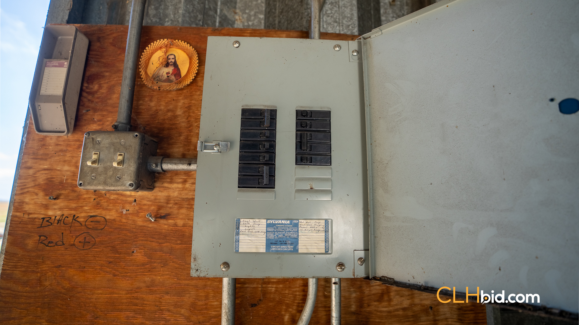 Web-TopsoilInerior-2