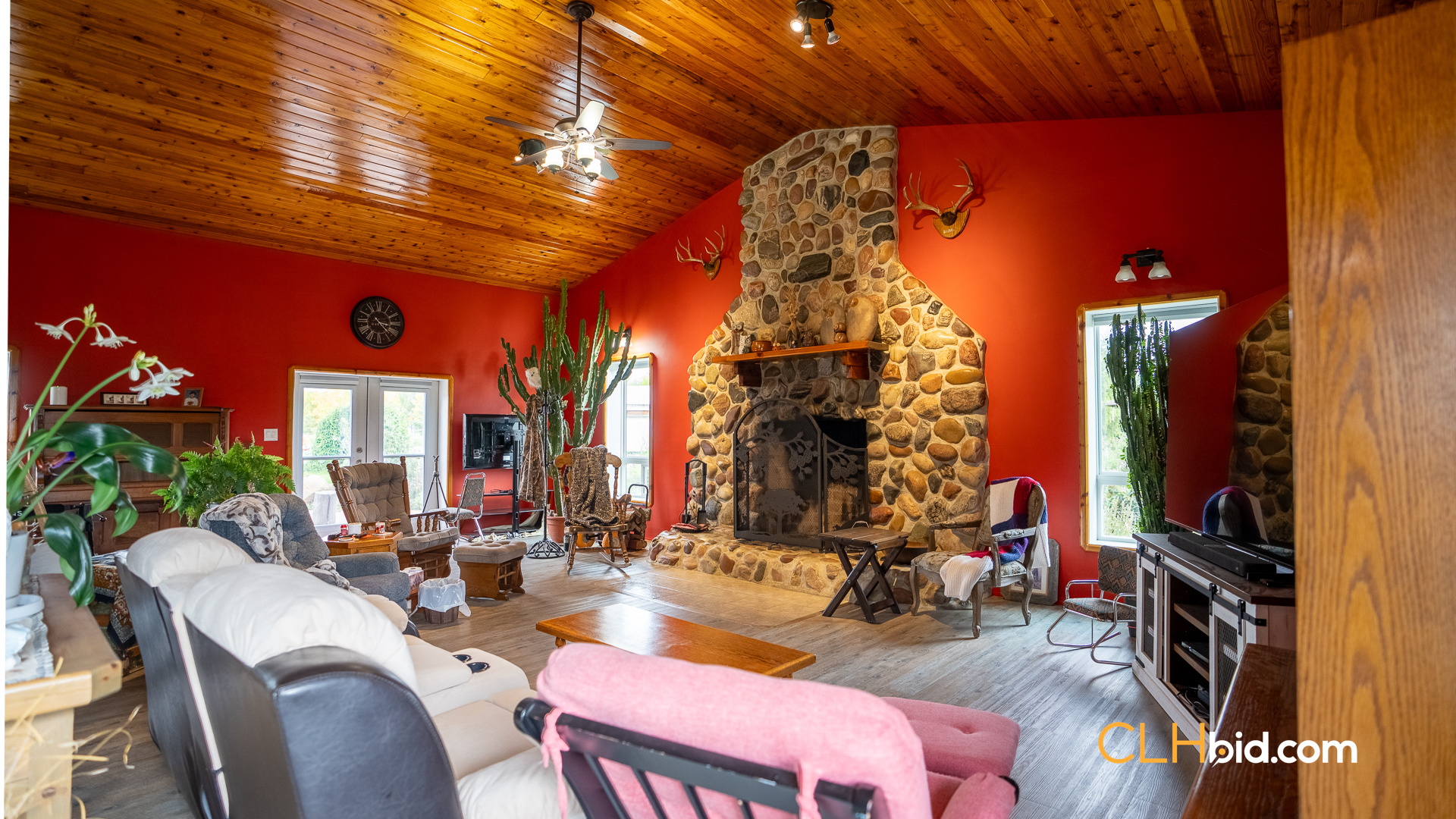 Web-MegaFortyMileInterior-2