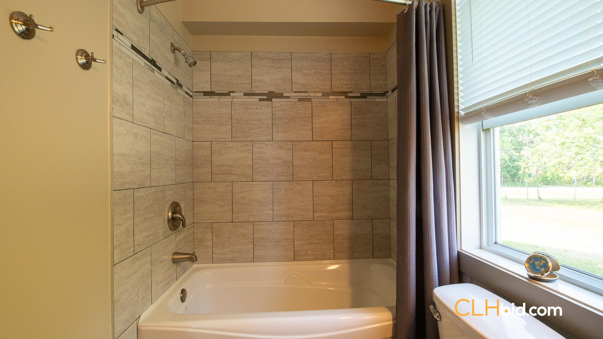 Web-SmallTownCharmInterior-6